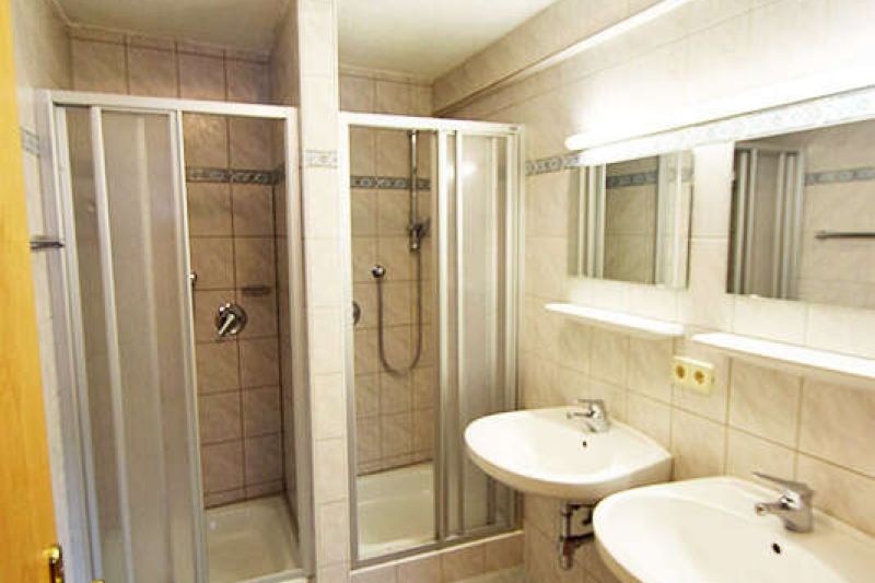 Bathrooms with showers